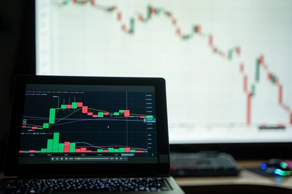 El Doble Riesgo del Comercio Online Masivo en España